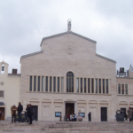 𝐀𝐥𝐝𝐨 𝐂𝐚𝐳𝐳𝐮𝐥𝐥𝐥𝐨 𝐫𝐚𝐜𝐜𝐨𝐧𝐭𝐞𝐫𝐚̀ 𝐢 𝐥𝐮𝐨𝐠𝐡𝐢 𝐝𝐢 𝐒𝐚𝐧 𝐏𝐢𝐨