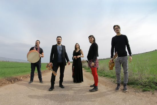 I Tarantula Garganica e i Cantori di Monte Sant’Angelo a Melpignano per il concertone della Notte della Taranta