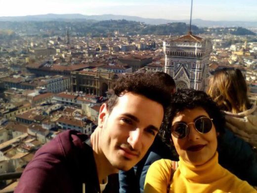 La favola di Erika, la ragazza dagli occhiali verde speranza