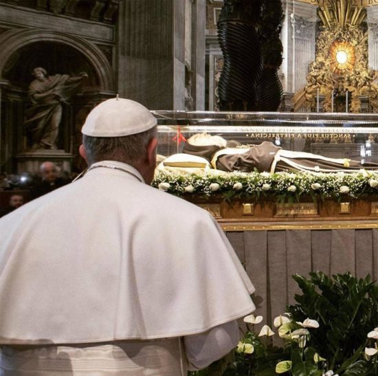 I giovani attendono l’arrivo di papa Francesco