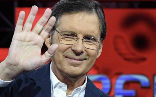 La statua di Fabrizio Frizzi a San Giovanni Rotondo: una FAKE NEWS bella e buona!