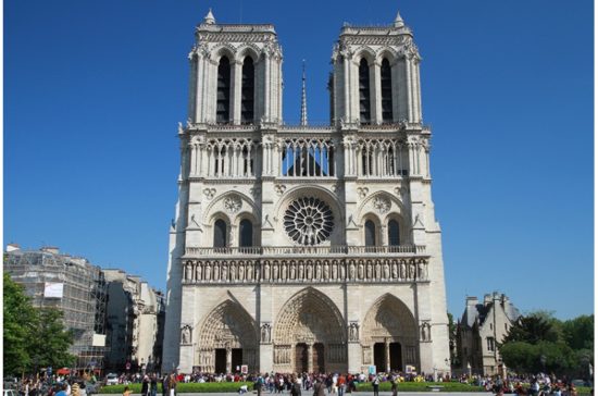 La Cattedrale di Notre Dame di Parigi ospita la reliquia del cuore di Padre Pio