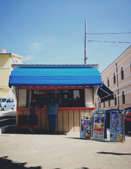 Biasino, il chiosco che diventa presidio sociale