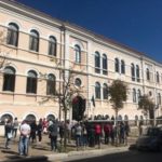 Sono obbligato ad andare a riprendere mio figlio a scuola?