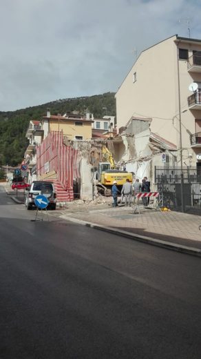 Stanno abbattendo un pezzo di storia del rione Santa Croce di San Giovanni Rotondo