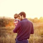 “I papà di oggi  sono i migliori  di sempre”. La curiosa ricerca sui giovani Papà