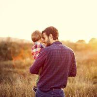 “I papà di oggi  sono i migliori  di sempre”. La curiosa ricerca sui giovani Papà