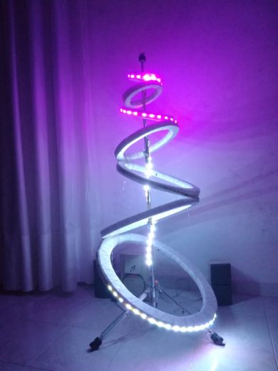 Un albero di Natale “particolare” ideato da Giuseppe Pio d’Altilia, architetto e designer di San Giovanni Rotondo