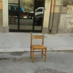 La “sedia anti parcheggio”: un deterrente ancora in uso