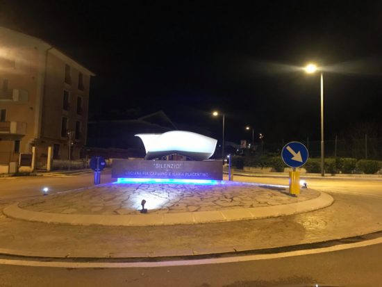 Una stele per Luciana Pia e Ilaria: San Giovanni Rotondo ricorda le due studentesse morte nel terremoto in Abruzzo