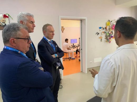 Il Dott. Simone Ungaro della Movendo Technology visita “Gli Angeli di Padre Pio”