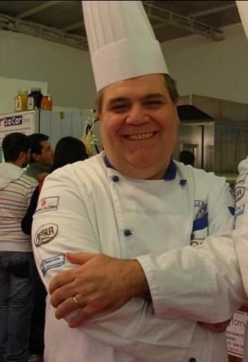 San Giovanni Rotondo piange lo storico pasticcere “Tonino Scaringi”.