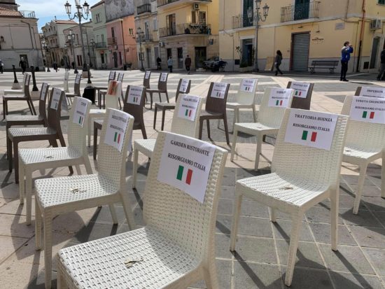 “Non lasciateci soli”: continua la protesta dei commercianti di San Giovanni Rotondo