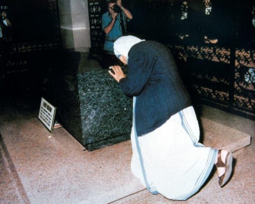 A Madre Teresa di Calcutta in ricordo della visita a San Giovanni Rotondo