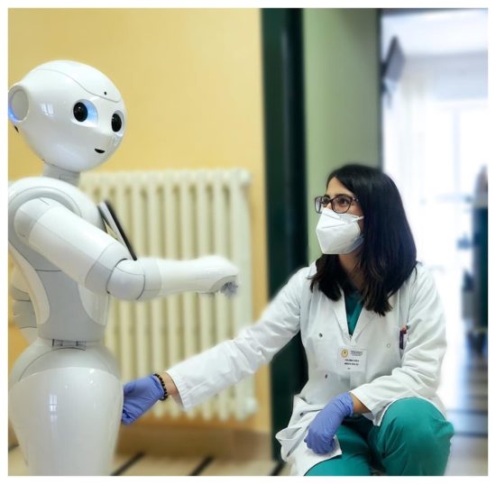 CASA SOLLIEVO DELLA SOFFERENZA, Pepper: la robotica assistiva al servizio delle persone anziane