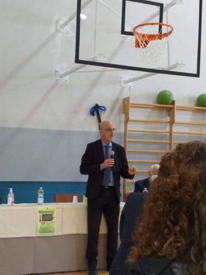 Il professore Pierluigi Lopalco ha tenuto una lectio magistralis ai giovani studenti dell’Istituto Alberghiero “M. Lecce” di,San Giovanni Rotondo.