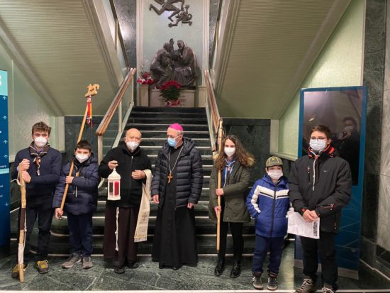 La Luce di Betlemme, a Casa Sollievo della Sofferenza, consegnata dalli scout di San Giovanni Rotondo