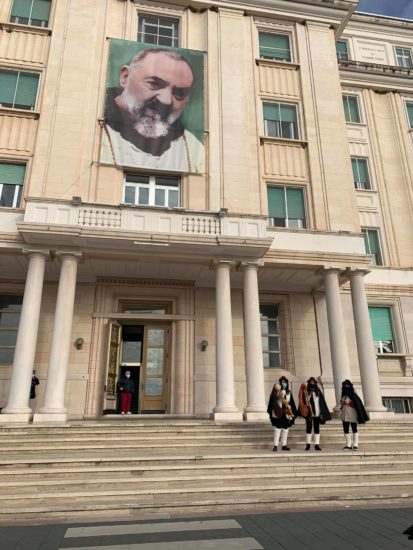 Le Zampognare di Puglia suonano per i degenti della Casa Sollievo della Sofferenza