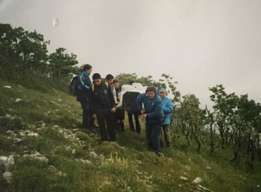 Il 30 maggio 2004 fu posizionata la statua della Madonna degli scout sul Monte Calvo.