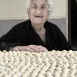 Angela, classe 1929, le sue orecchiette sono opere d’arte