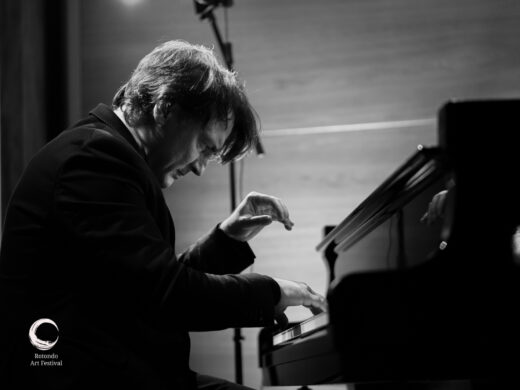 Concerto al Tramonto con Christian Grifa al pianoforte: un’esperienza unica di musica, natura e convivialità